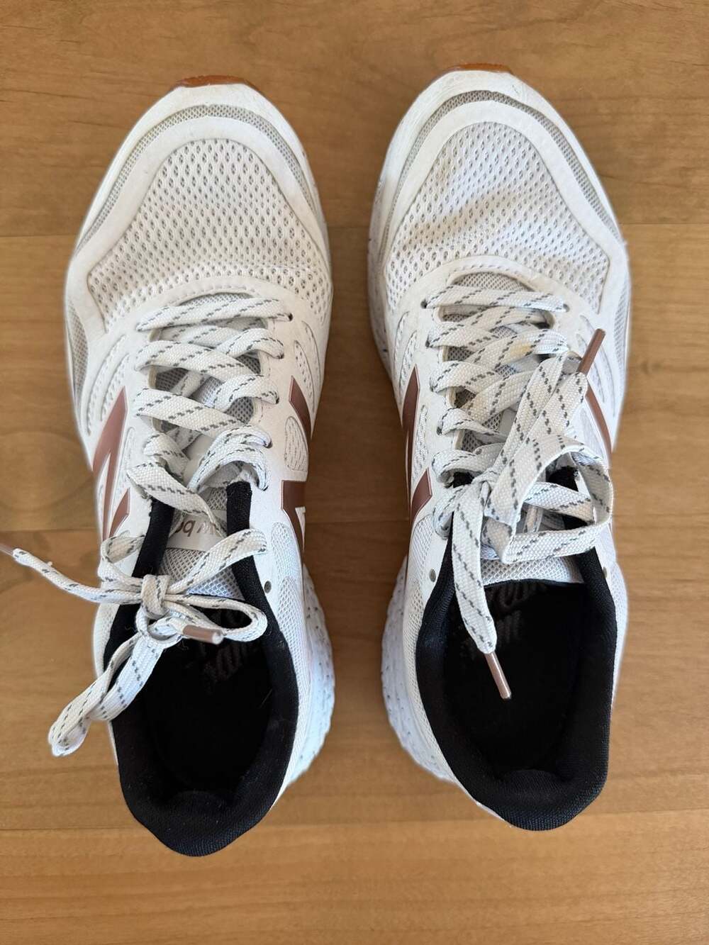 New Balance Women's Fresh Foam Gobi Trail Shoes White Rose Gold WTGOBIWG
